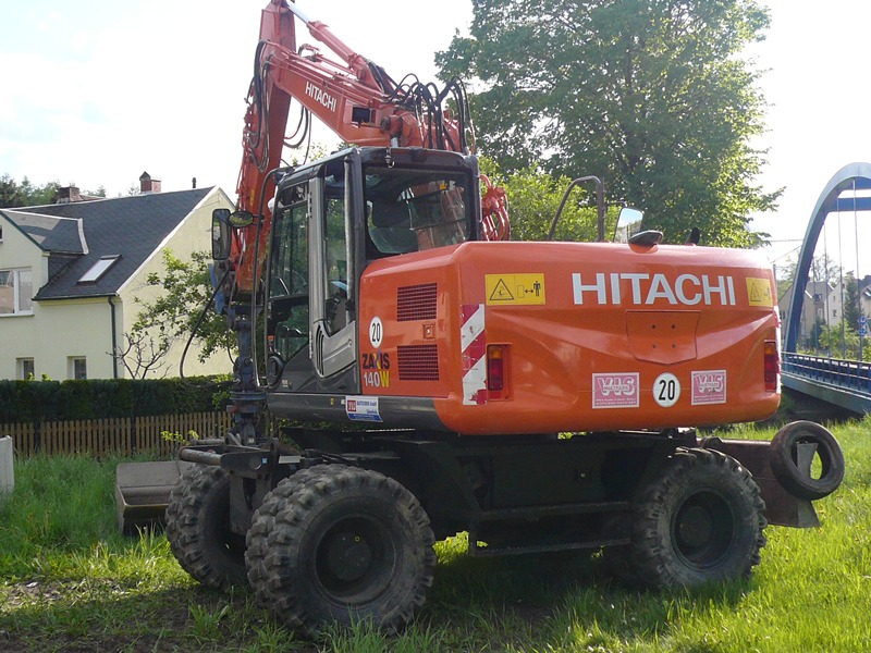 Hitachi ZAXIS ZX140W - VIS-Bautechnik GmbH - Hedwigstr. in Harthau - 2011-05-03 (3).jpg