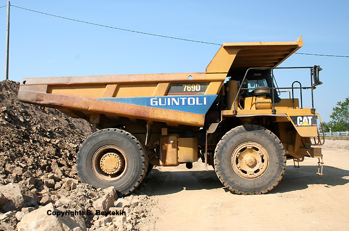 Cat 769D_3.jpg