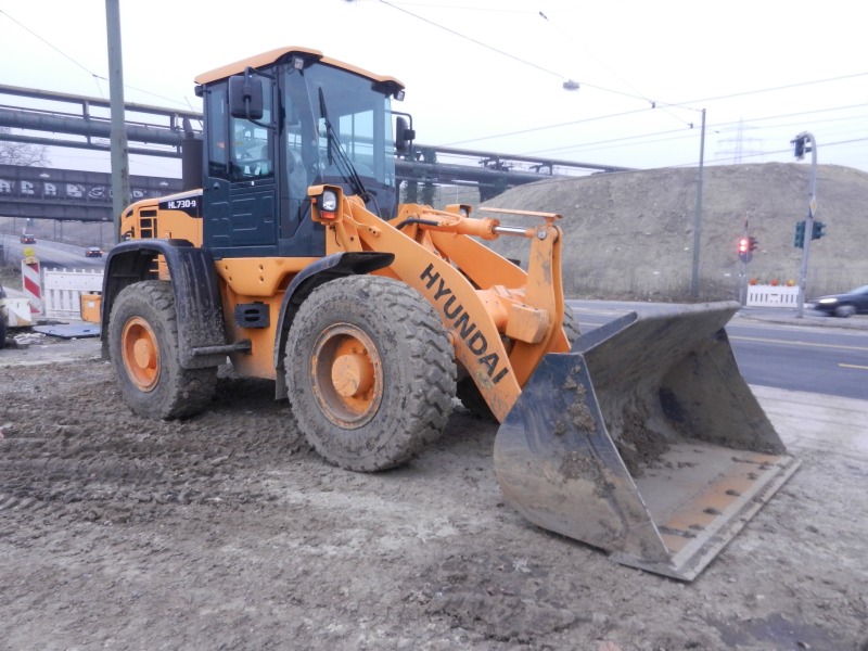 Hyundai HL 730-9 (2).jpg