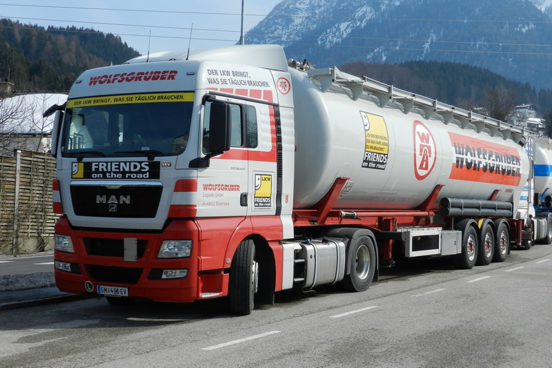 MAN TGX 18.440 Silosattelzug Wolfsgruber GM496EV.jpg