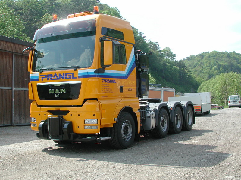 MAN TGX Schwerlastzugmaschine Prangl 2207 .jpg