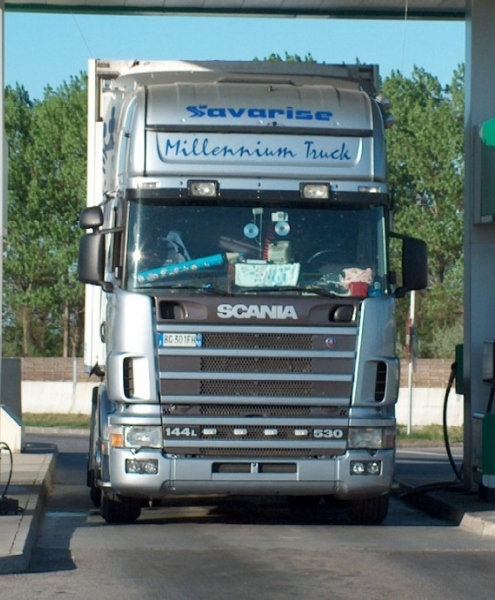 0216 Savarise Scania 144.jpg