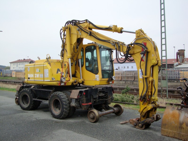 Baumaschinenbilder.de - Forum | Bagger allgemein | Zweiwegebagger - Die