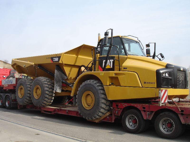 Cat 735B (5).jpg