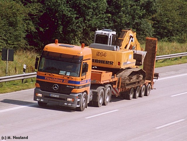  MB-Actros-Tieflader-Titschkus-Liebherr-B
agger-(MN).jpg