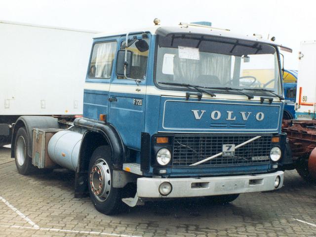 Volvo-F720-blau-MN-170604-1.jpg