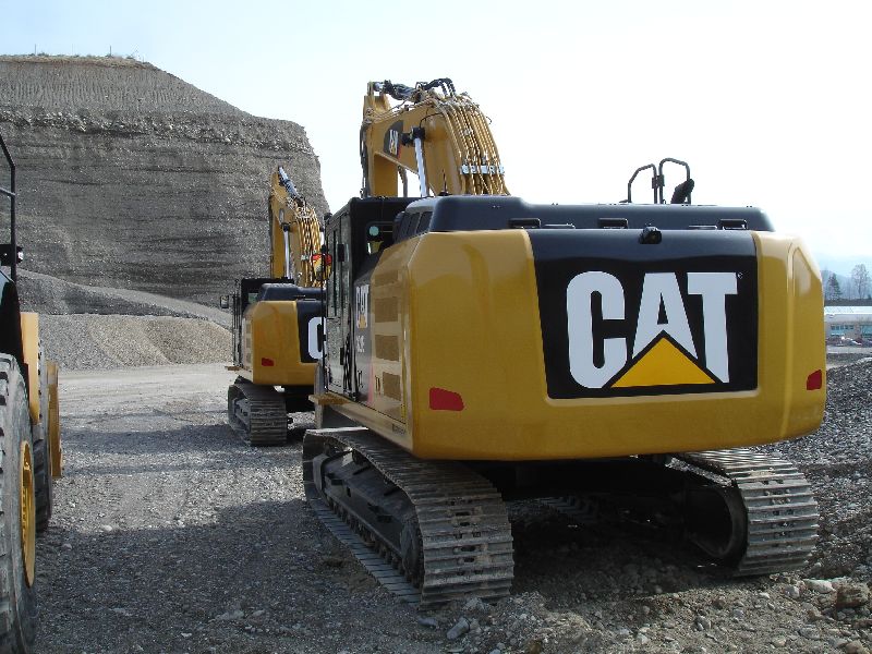 Cat 329 E (6).jpg