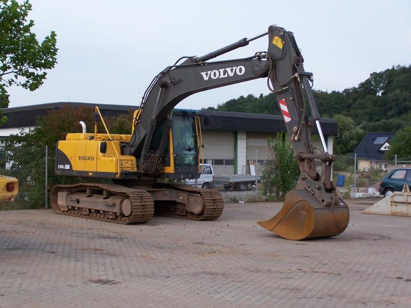 Volvo EC 180B LC, 2006-08-05.jpg