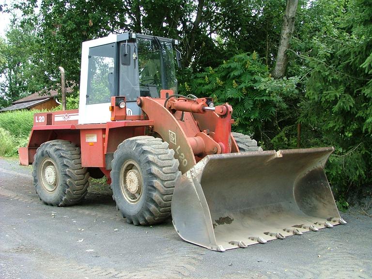 O&K SERIE L20 "B", PALA GOMMATA peso 14 ton articolata Attachment