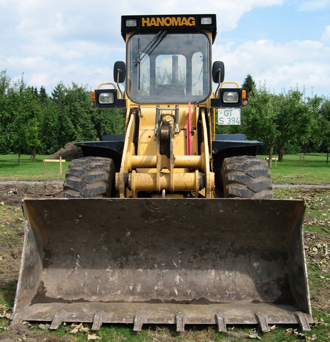 pala meccanica 35 D hanomag gommata Attachment