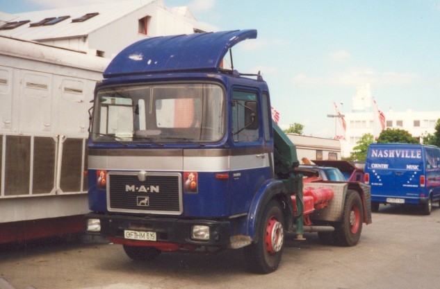 blauer 280er.jpg