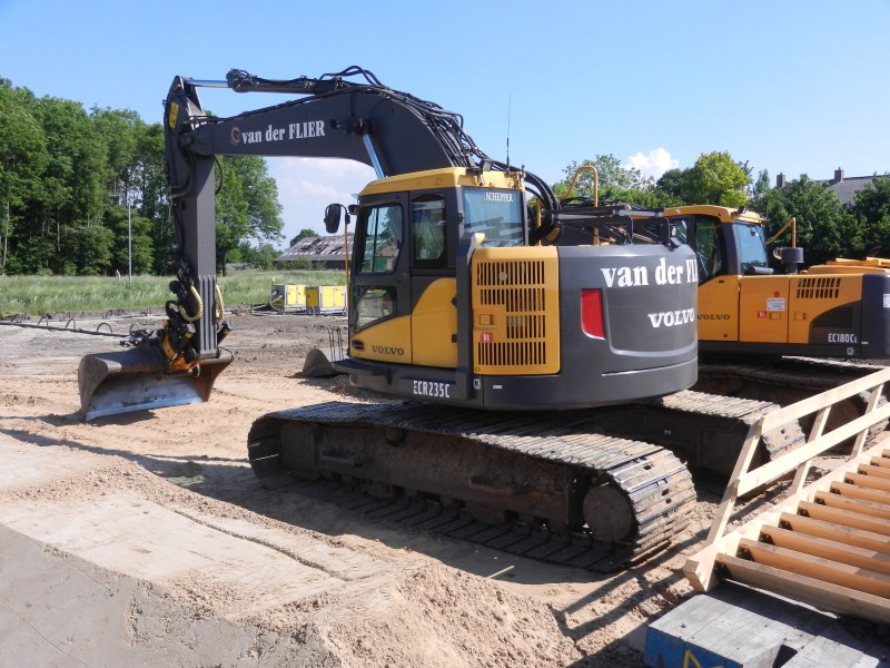 Flier ECR 235 C (2).jpg