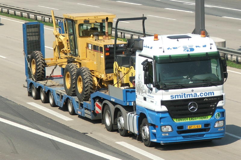 Actros MP2 Smitma Tieflade-3-4 DSC00125 (2) (2).jpg