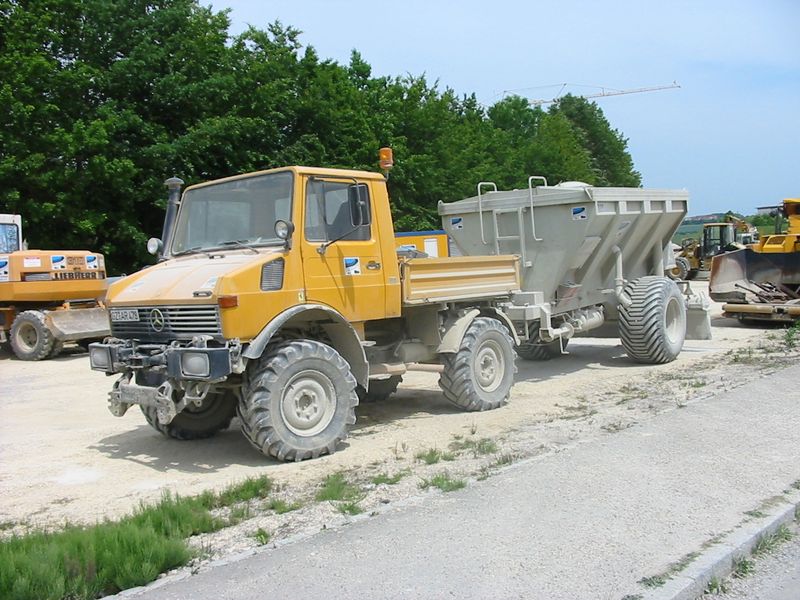 MB-Unimog-xxxx-Klakstreuer-160606-kr02.jpg