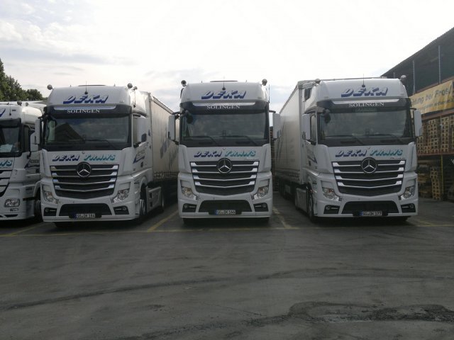 596a3fc5.l.jpg
