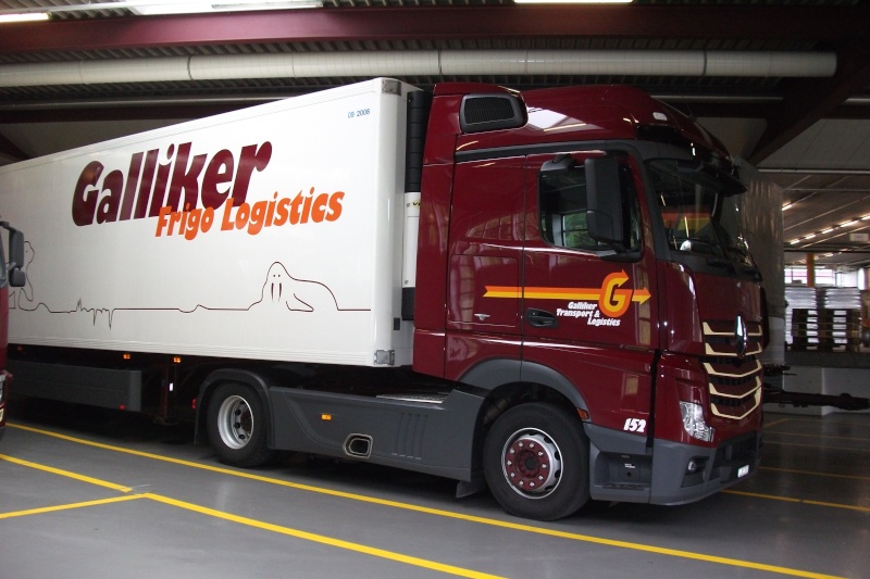 ACTROS-CROSS-DOCK.jpg