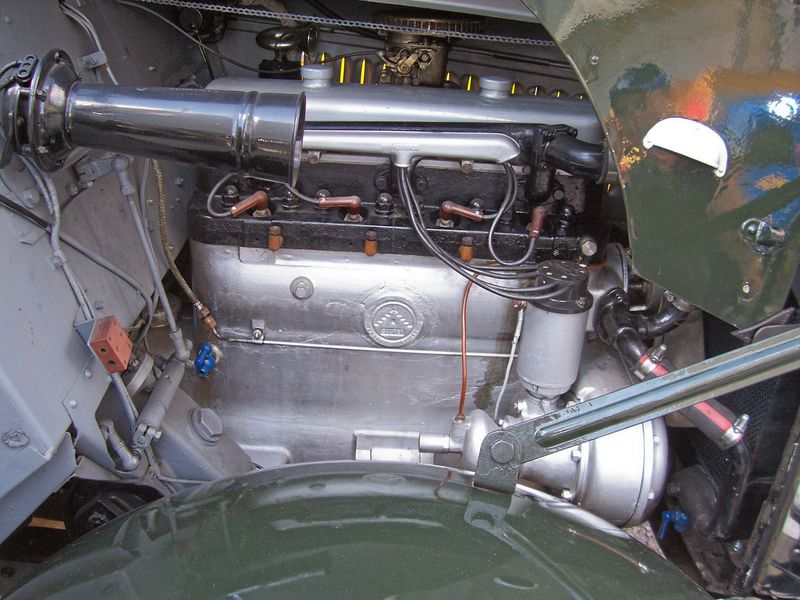 100_2421busmotor.jpg