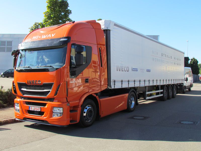  Iveco-HiWay-440S46-E6-orange_20120908_00
5.jpg