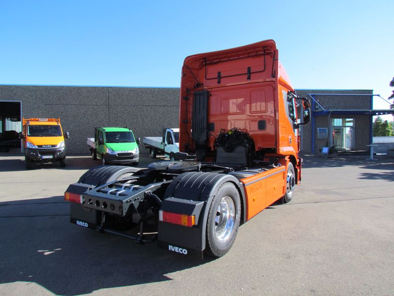  Iveco-HiRoad-440S46-E5-orange_20120908_0
27.jpg