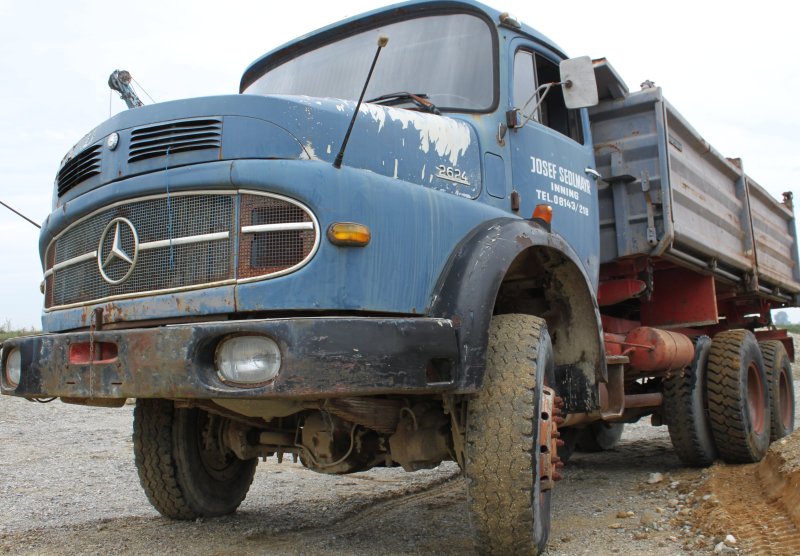 Mercedes-Benz 2624.jpg