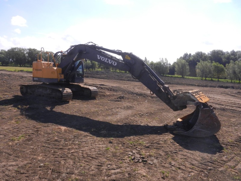 ECR 235 C K 23 (3).jpg