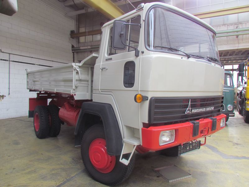  Magirus-170D15AK-BJ1974-Kipper-grau-OCM_
20121013_002.jpg