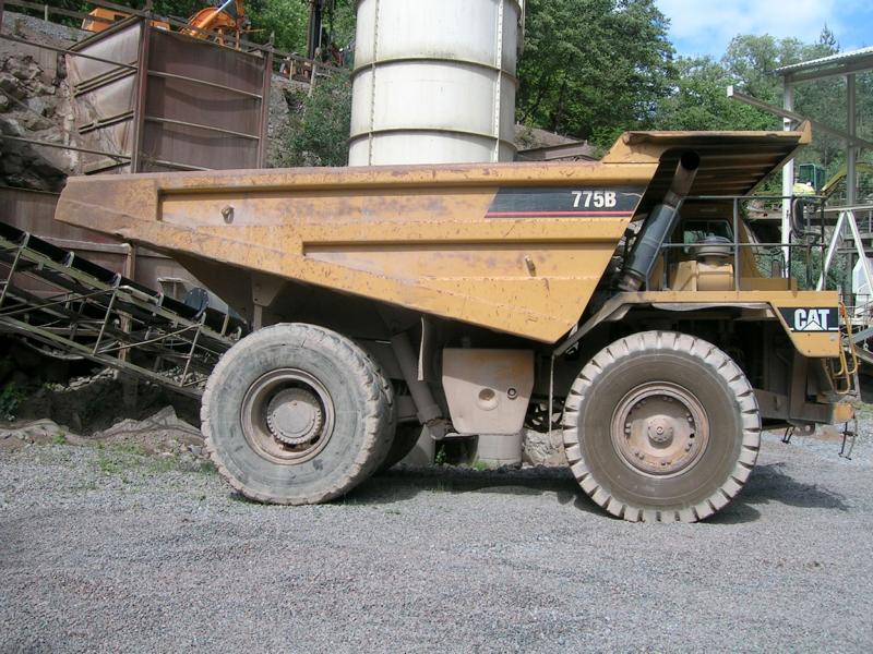 CAt 775.jpg