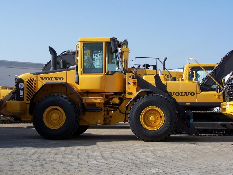 Volvo L 70E.jpg