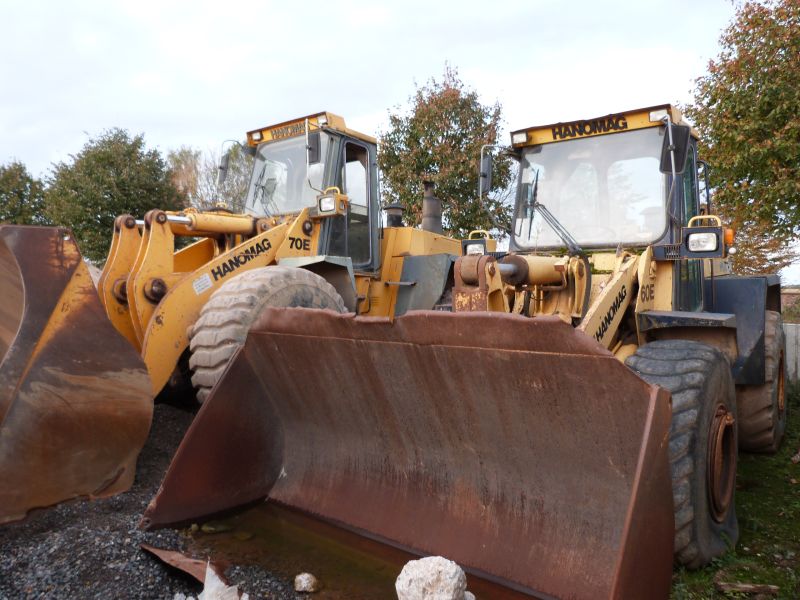 hanomag 80 e la culturista muscolosa esperta in spostamento colline Attachment