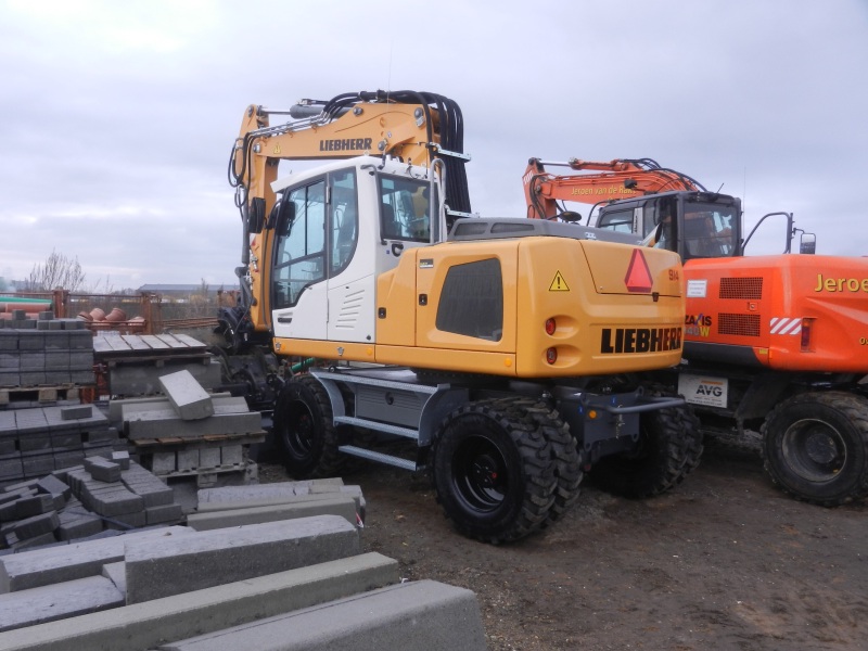 Liebherr A 914 (1).jpg