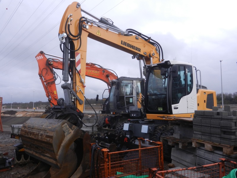Liebherr A 914 (2).jpg