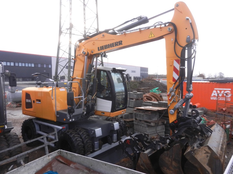 Liebherr A 914 (3).jpg