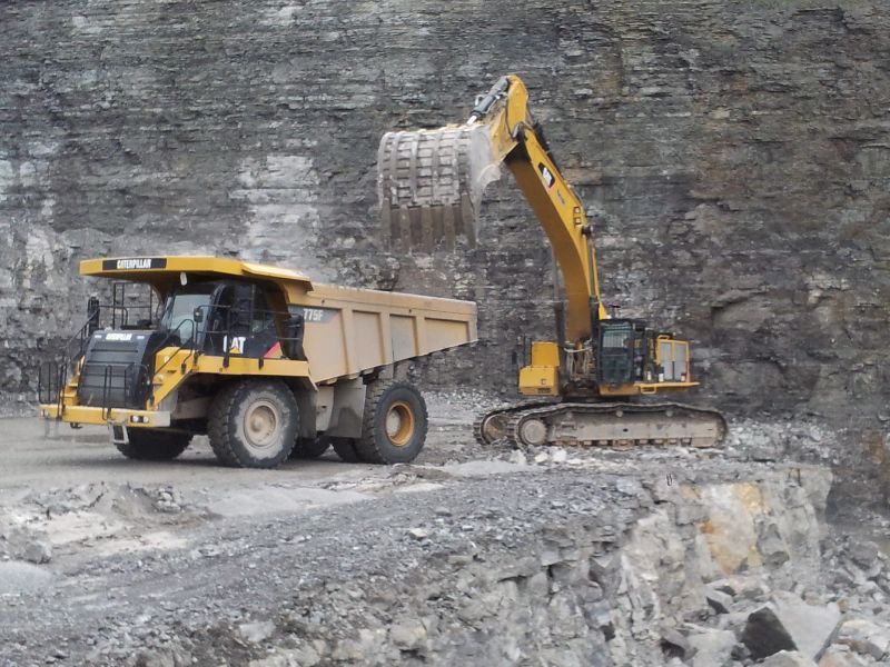 Cat 775F (2).jpg