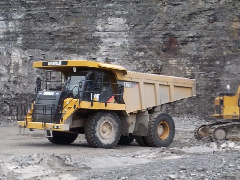 Cat 775F (3).jpg