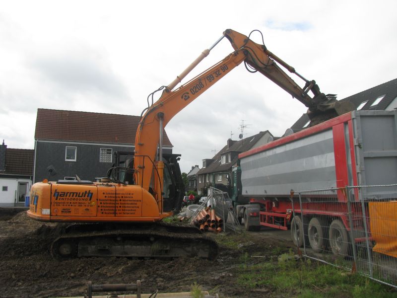 JS 260 Aushub.jpg