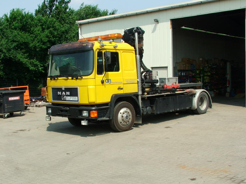 MAN F90 Abschlepper DSC00276 (2).jpg