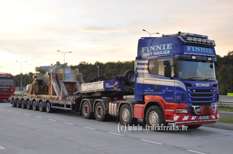 Finnie Scania R Tieflader-SZ.jpg