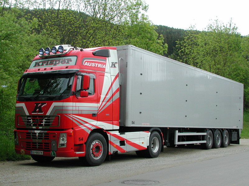 Volvo FH 550 Sattelzug Krisper GU880FM.jpg