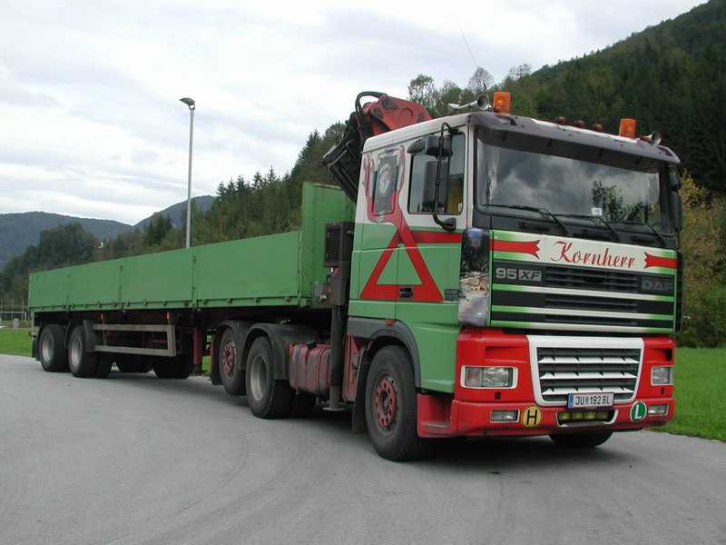 DAF XF 95.480 Sattelzug Kornherr JU192BL 1.jpg