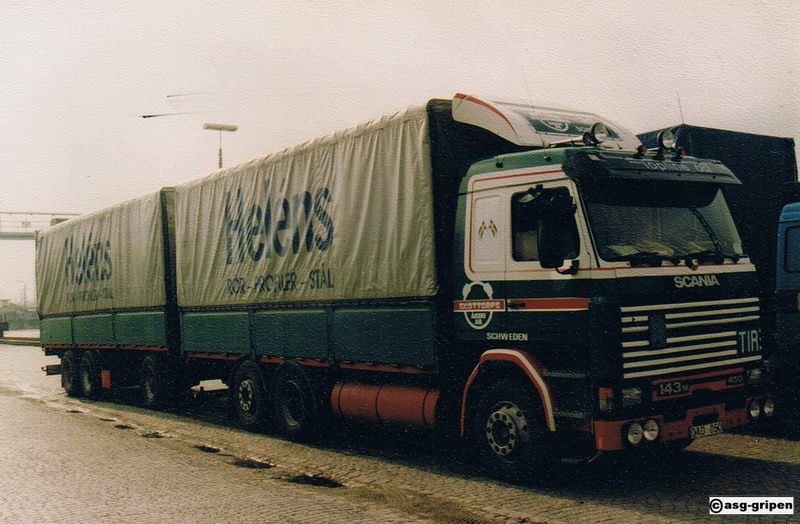 S Skottorps Helens Scania 143.jpg