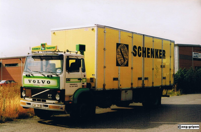 S Schenker Malm&ouml; Volvo F 7.jpg