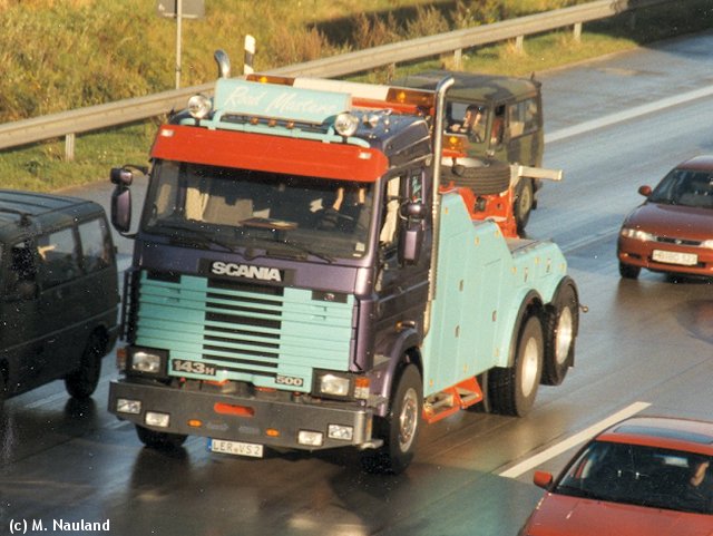  Scania-143-M-500-Bergetruck-hellblau-(MN
)[1].jpg