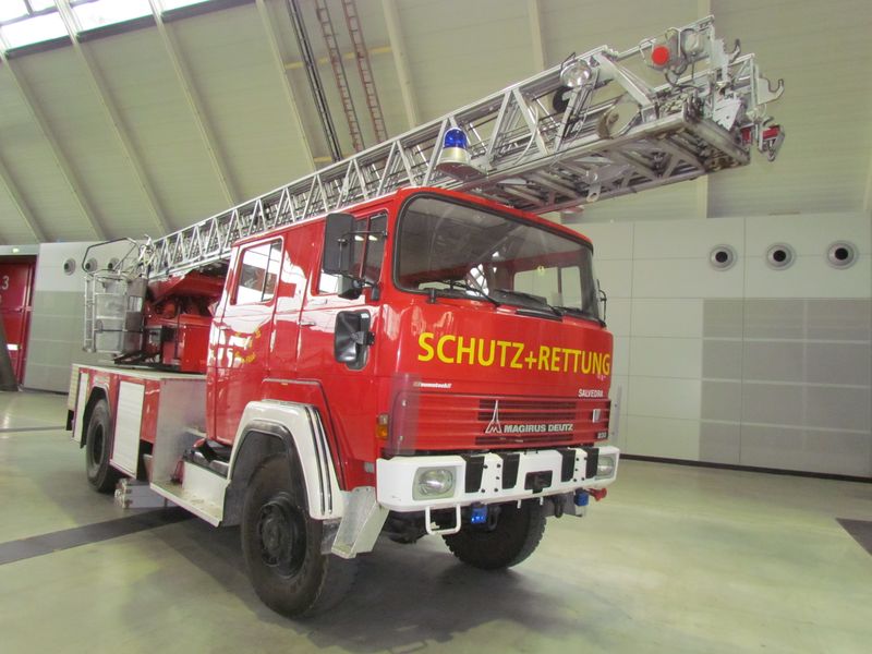  Magirus-232D17FA-BJxxxx-DLK23-12-Bergrün
_20130310_004.jpg