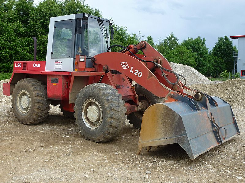 O&K SERIE L20 "B", PALA GOMMATA peso 14 ton articolata Attachment