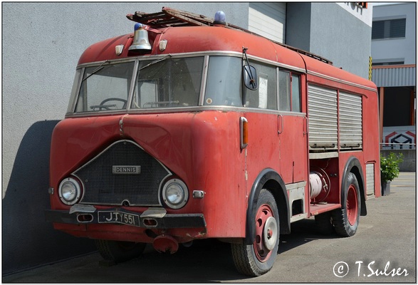 KompDennis Feuerwehrwagen Adliswil 31.jpg