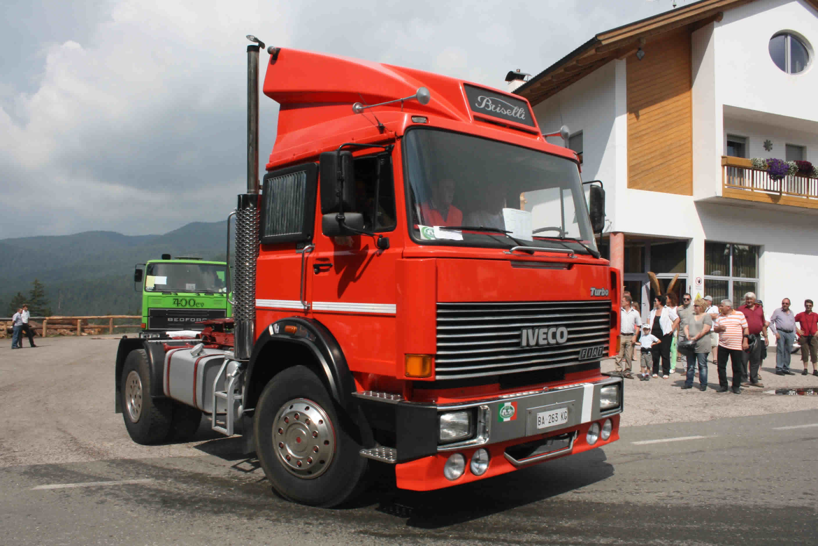 Baumaschinenbilder De Forum Iveco Fiat Om Unic Und Magirus Deutz Iveco 190 38 Turbo Trattore Stradale Rosso