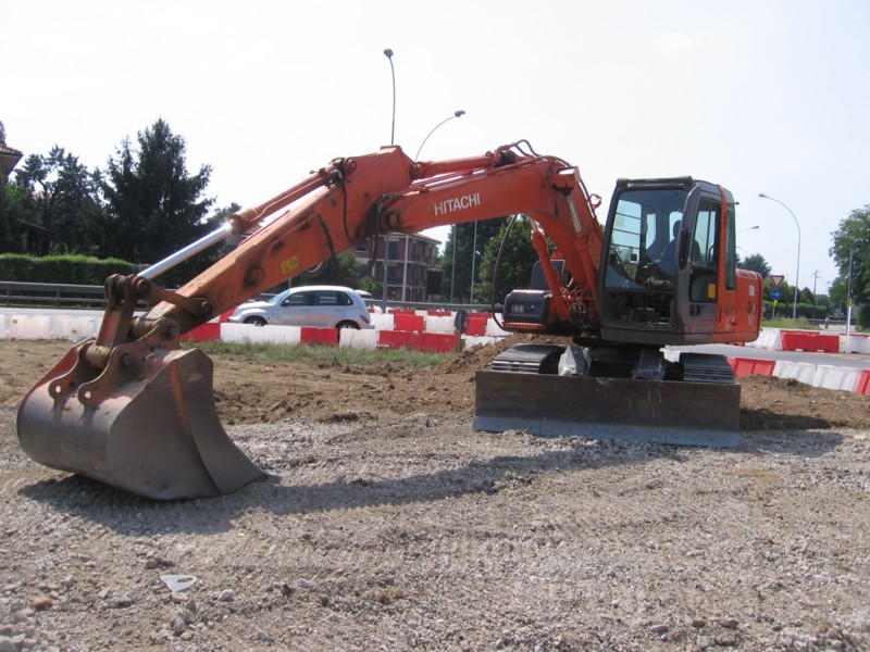 Hitachi Zaxis 110 Grignola 002.jpg