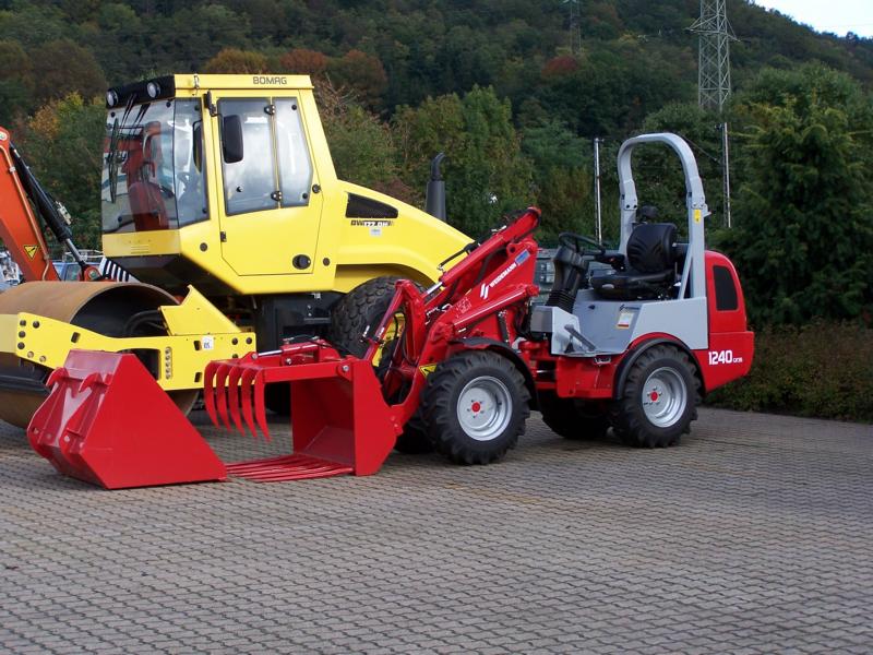 Weidemann 1240 CX 35-01.jpg