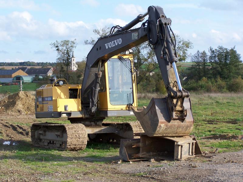 Volvo EC 150C_002.jpg