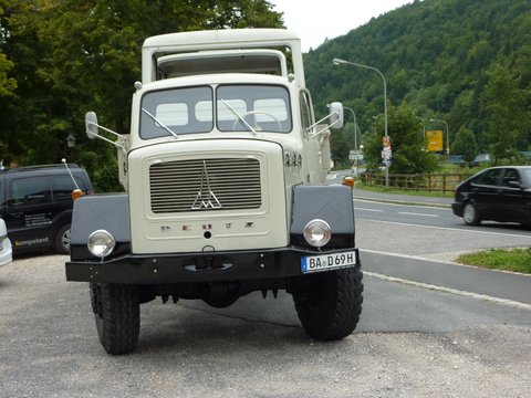 P1050288-001.jpg